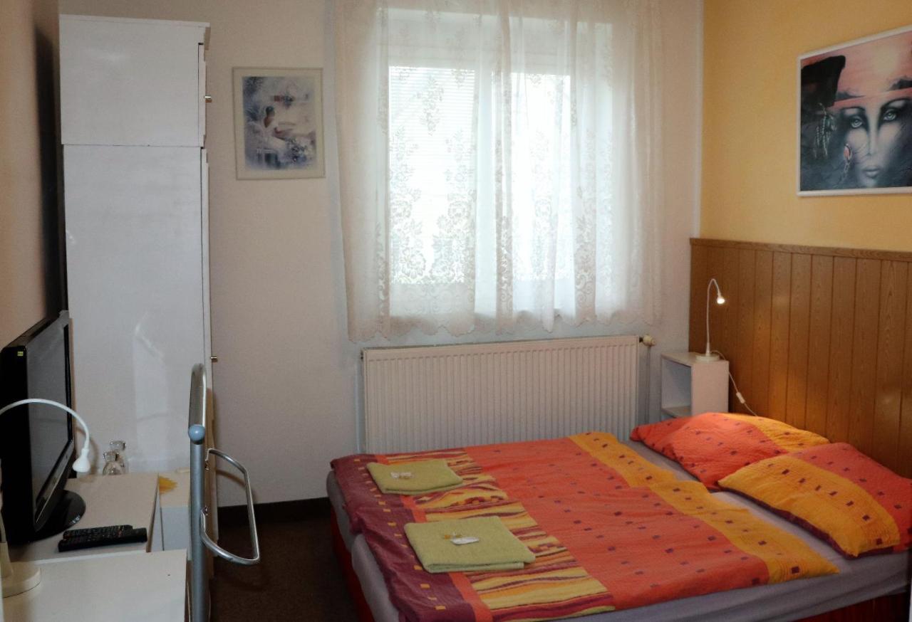 Penzion Bezdekov Rakovník Buitenkant foto