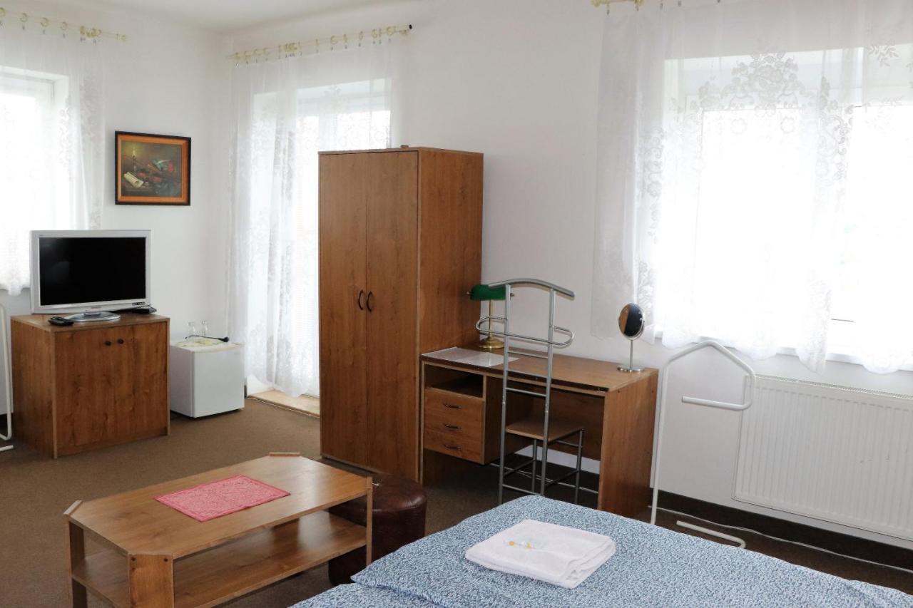Penzion Bezdekov Rakovník Buitenkant foto